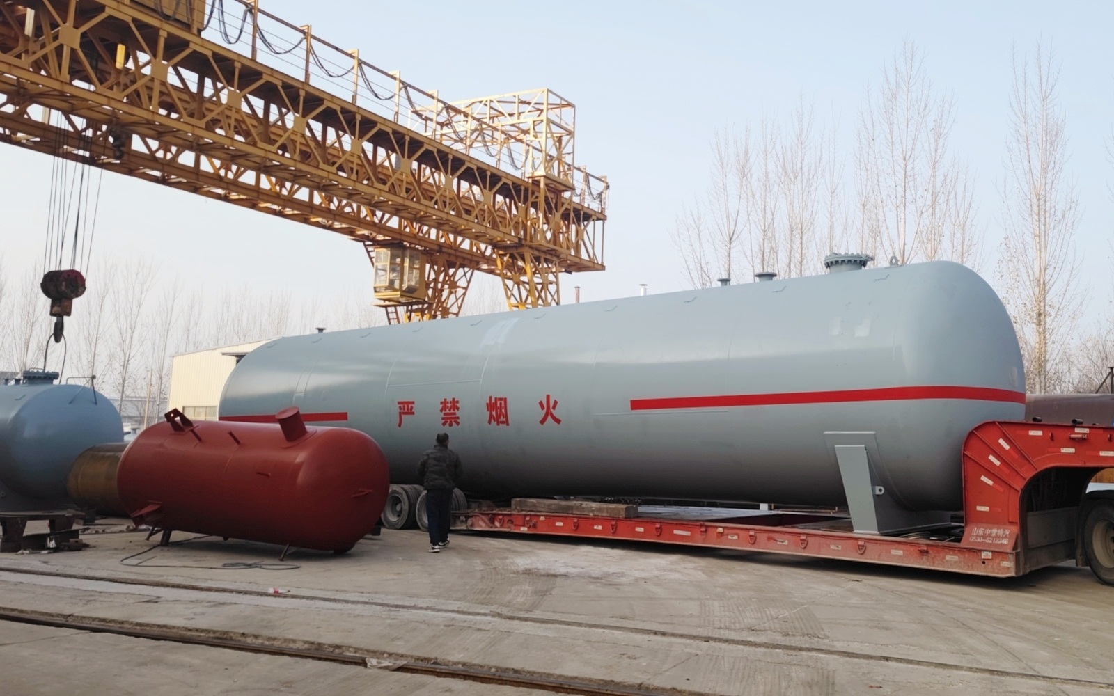 儲(chǔ)罐容器_壓力容器_低溫儲(chǔ)罐_菏澤花王壓力容器